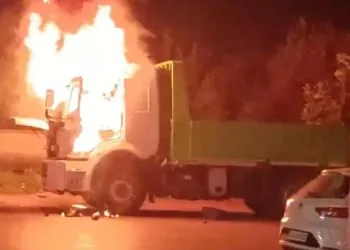 Bursa’da seyir halindeki kamyon alev topuna döndü