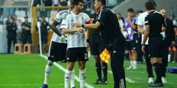 Burak Yılmaz: “Beşiktaş büyük bir camia, bu durumdan da alnının akıyla çıkacaktır”