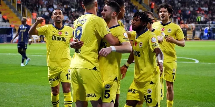 Fenerbahçe, galibiyet serisini 16 maça çıkardı
