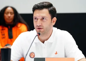 Eczacıbaşı Dynavit Başantrenörü Ferhat Akbaş: “Bu sezon hedefimiz şampiyonluk”