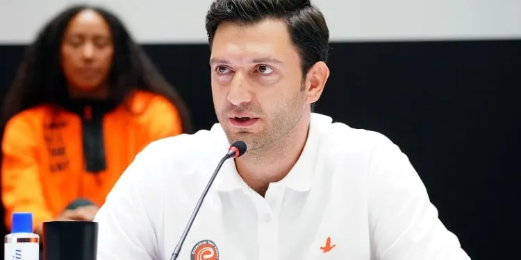 Eczacıbaşı Dynavit Başantrenörü Ferhat Akbaş: “Bu sezon hedefimiz şampiyonluk”