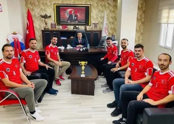 Silopi voleybol takımı bölge finallerine yükseldi