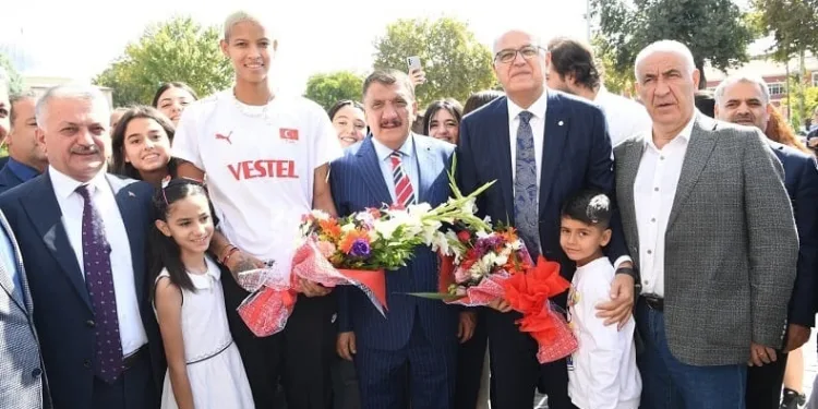 Malatyalı Vargas, memleketine geldi