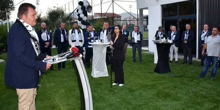 Manisa FK yeni yönetimini tanıttı