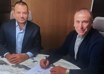 Trabzonspor’da Teknik Direktör Abdullah Avcı, boş sözleşmeyi imzaladı