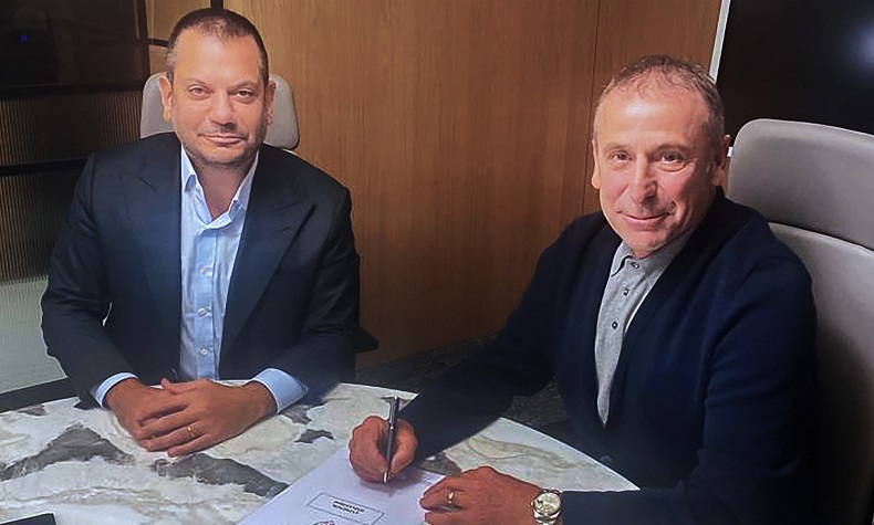 Trabzonspor'da Teknik Direktör Abdullah Avcı, boş sözleşmeyi imzaladı