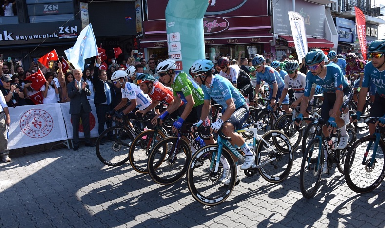 58. Cumhurbaşkanlığı Bisiklet Turu'nun Marmaris-Yalıkavak etap startı verildi