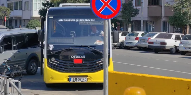 Bursa’da otobüs şöförü bulduğu parayı teslim etti