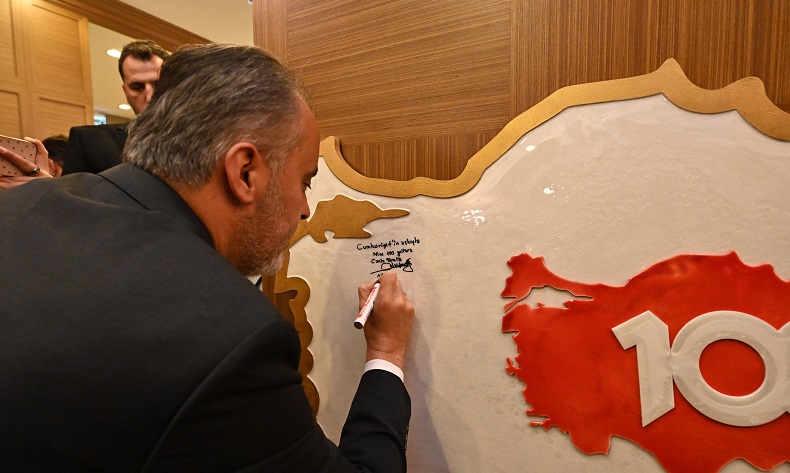 Bursa Büyükşehir meclisi, imzalarıyla tarihe not düştü