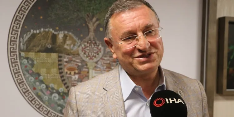 Hatayspor Onursal Başkanı Lütfü Savaş: “Volkan hocamız Hatay ve birçok ilde olan depremin elçisi de oldu”