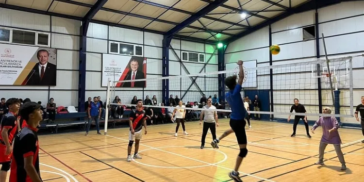 Çukurca’da voleybol turnuvası yapıldı