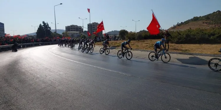 Bisikletçiler Söke’de coşkuyla karşılandı