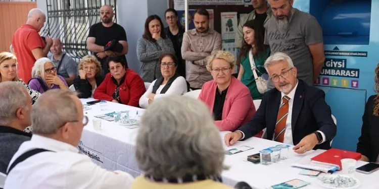 Başkan Turgay Erdem vatandaşları dinledi