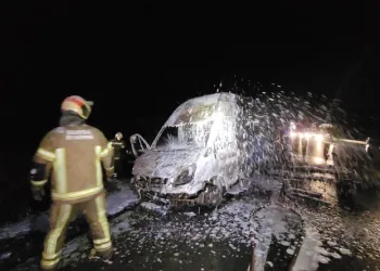 Bursa’da kargo aracı yangında kullanılmaz haline geldi