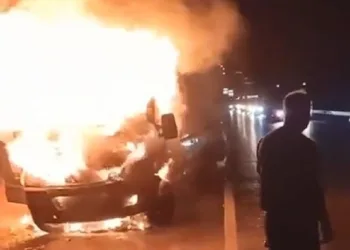 Bursa’da seyir halindeki kamyonet alev topuna döndü