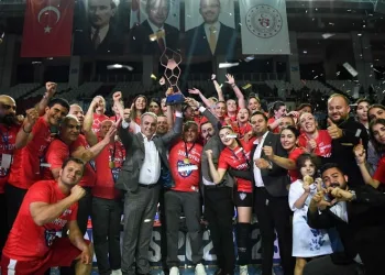 Türkiye’nin kadın hentbolde en iyisi Konyaaltı
