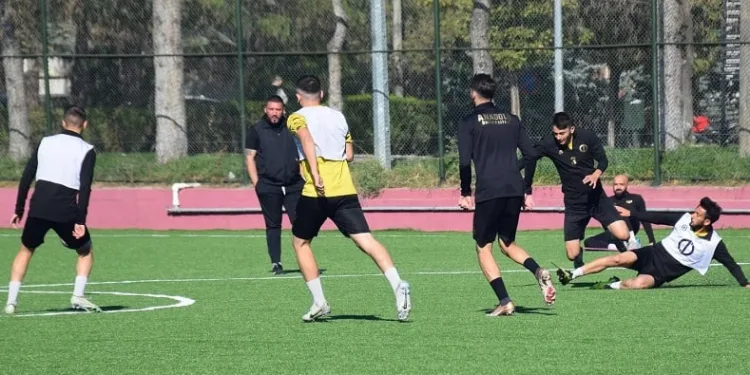 Anadolu Üniversitesi’nde Ergene Velimeşe maçı hazırlıklarına ara vermeden başladı