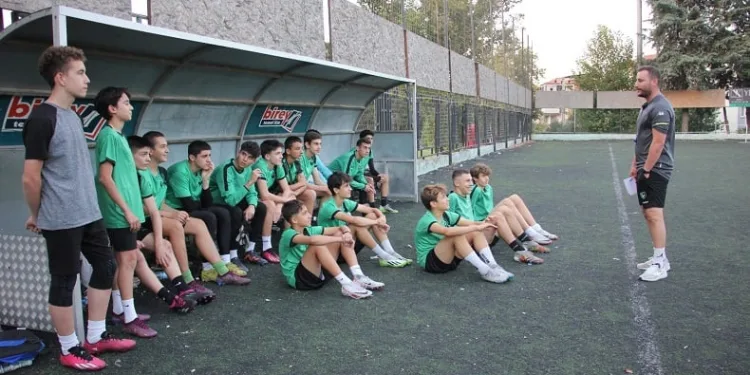 Denizlispor, altyapısı için çıkartılan lisanslar ile rahatladı