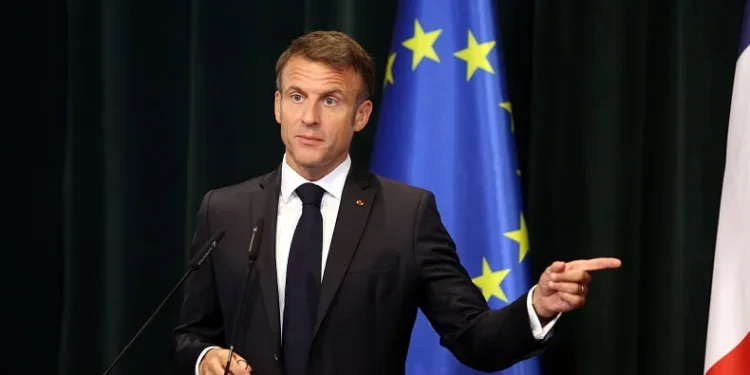 Macron: “Rehineler kurtarılmalı”