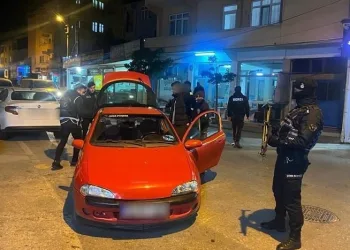 Bursa polisinden sıkı denetim: 5 gözaltı