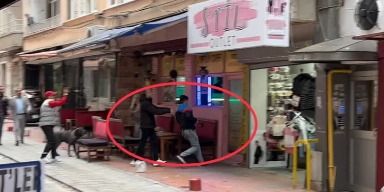 Kafede baltalarla birbirlerine girdiler