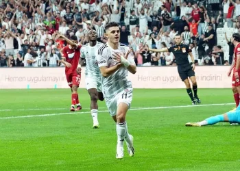 Burak Yılmaz’dan, derbide Rashica’ya özel görev