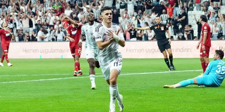Burak Yılmaz’dan, derbide Rashica’ya özel görev