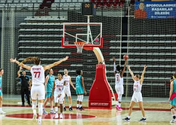 Toroslar Kadın Basketbol Takımı son saniyelerde galip