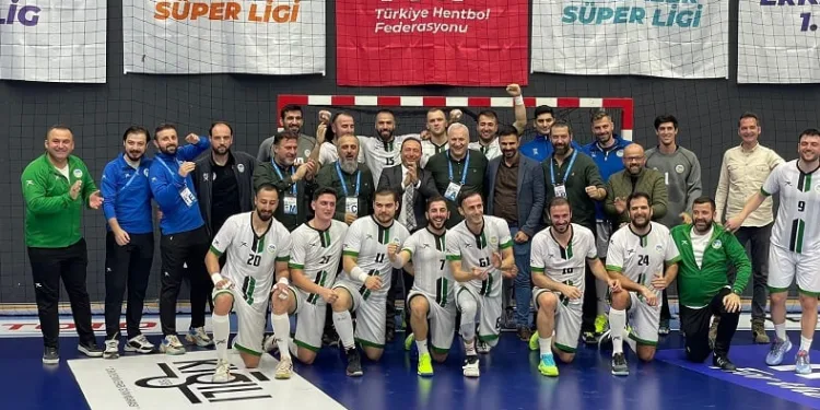 Sakarya Büyükşehir hentbol son şampiyonu sahasında devirdi
