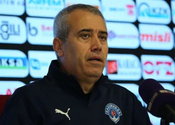 Kasımpaşa Teknik Direktörü Kemal Özdeş: “Maçtan önce ne öngördüysek gerçekleşti”