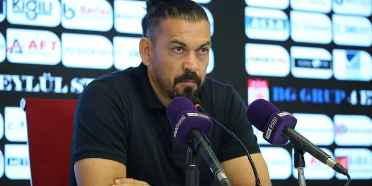 Sivasspor Teknik Direktörü Servet Çetin’den istifa çağrılarına yanıt