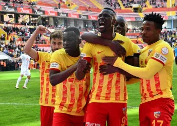 Mame Baba Thiam hat-trick yaptı