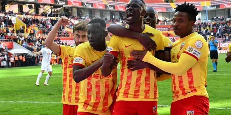 Mame Baba Thiam hat-trick yaptı