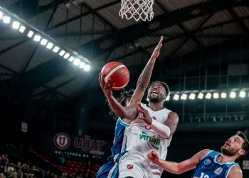 Pınar Karşıyaka, evinde 2’de 2 yaptı
