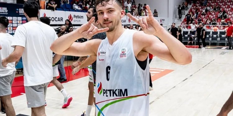Aliağa Petkimsporlu Kristers Zoriks, haftanın 5’ine seçildi