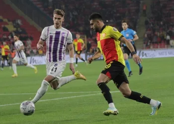 Göztepeli Yunus Emre Gedik, asistleriyle ligin zirvesinde