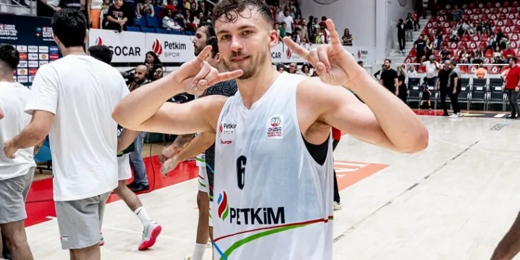 Aliağa Petkimsporlu Kristers Zoriks, üçlükleriyle zirvede