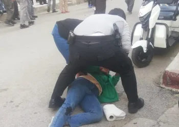 Eşini ve ilişkisi olduğunu düşündüğü kişiyi bıçakladı