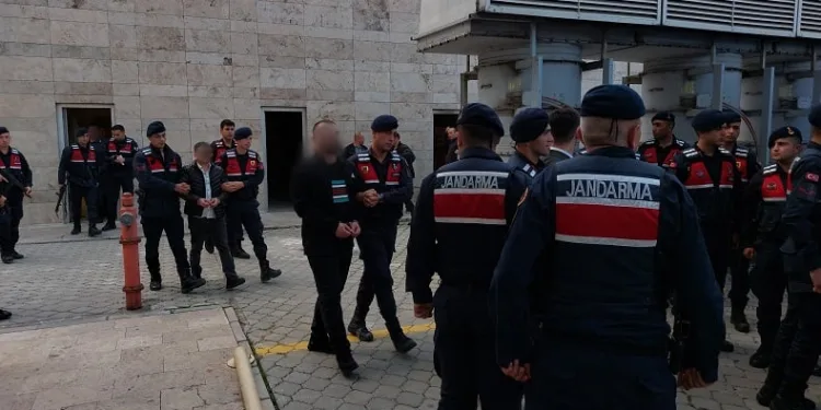 Suç örgütü davasında 12 kişiye tahliye