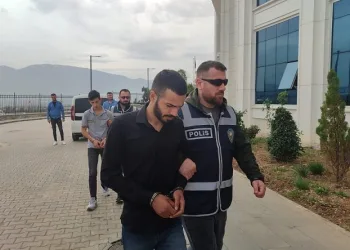 Bursa’da çaldılar, Kocaeli’de tutuklandılar