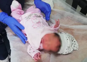 1 haftalık bebeği su kanalına bırakan annesiymiş
