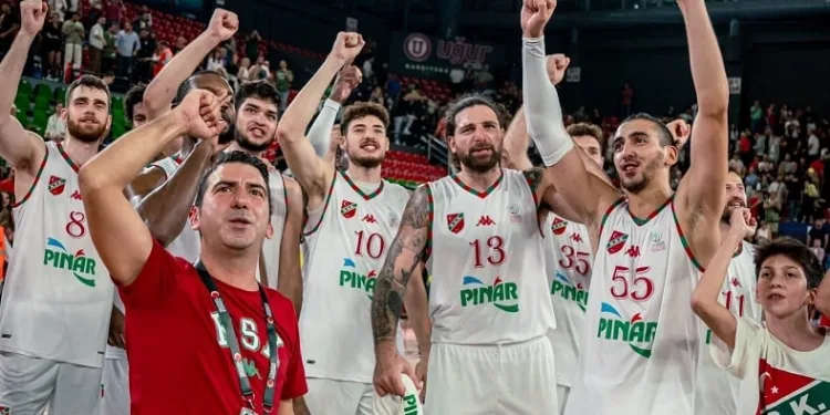 Pınar Karşıyaka, Darüşşafaka deplasmanında