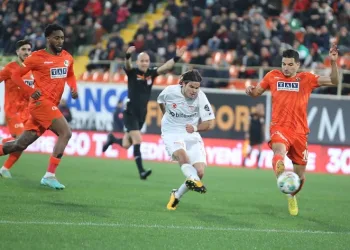 Alanyaspor ile Sivasspor 13. kez karşılaşacak