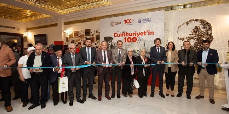 Bursa’da Cumhuriyet coşkusu sergilere yansıdı