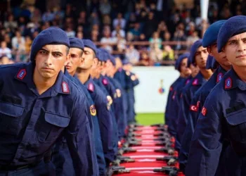 Çanakkale’de eğitimleri tamamlanan acemi erler yemin etti