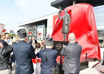 Atatürk Heykelinin açılışı gerçekleşti