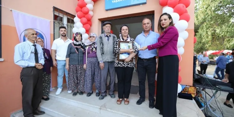 Selçuk’ta yeni bir gençlik ve yaşam merkezi açıldı