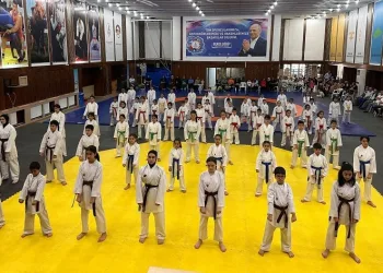 72 karateci kuşak atladı