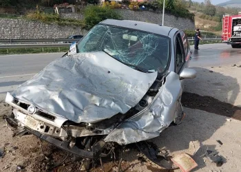 Otomobil takla attı: İnfaz koruma memuru ağır yaralandı