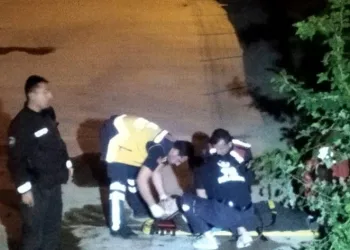 Dengesini kaybederek dereye düşen adamı ekipler kurtardı